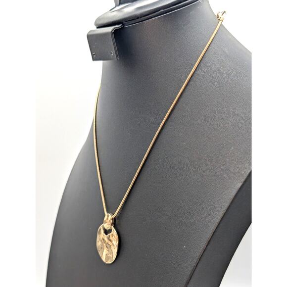 Dana Buchman Gold Tone Hammered Doorknocker Pendant 16"-19" Necklace - Picture 2 of 7